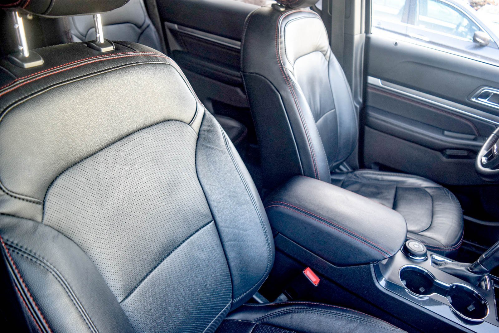 Used 2018 Ford Explorer Sport w/ Equipment Group 401A image 9