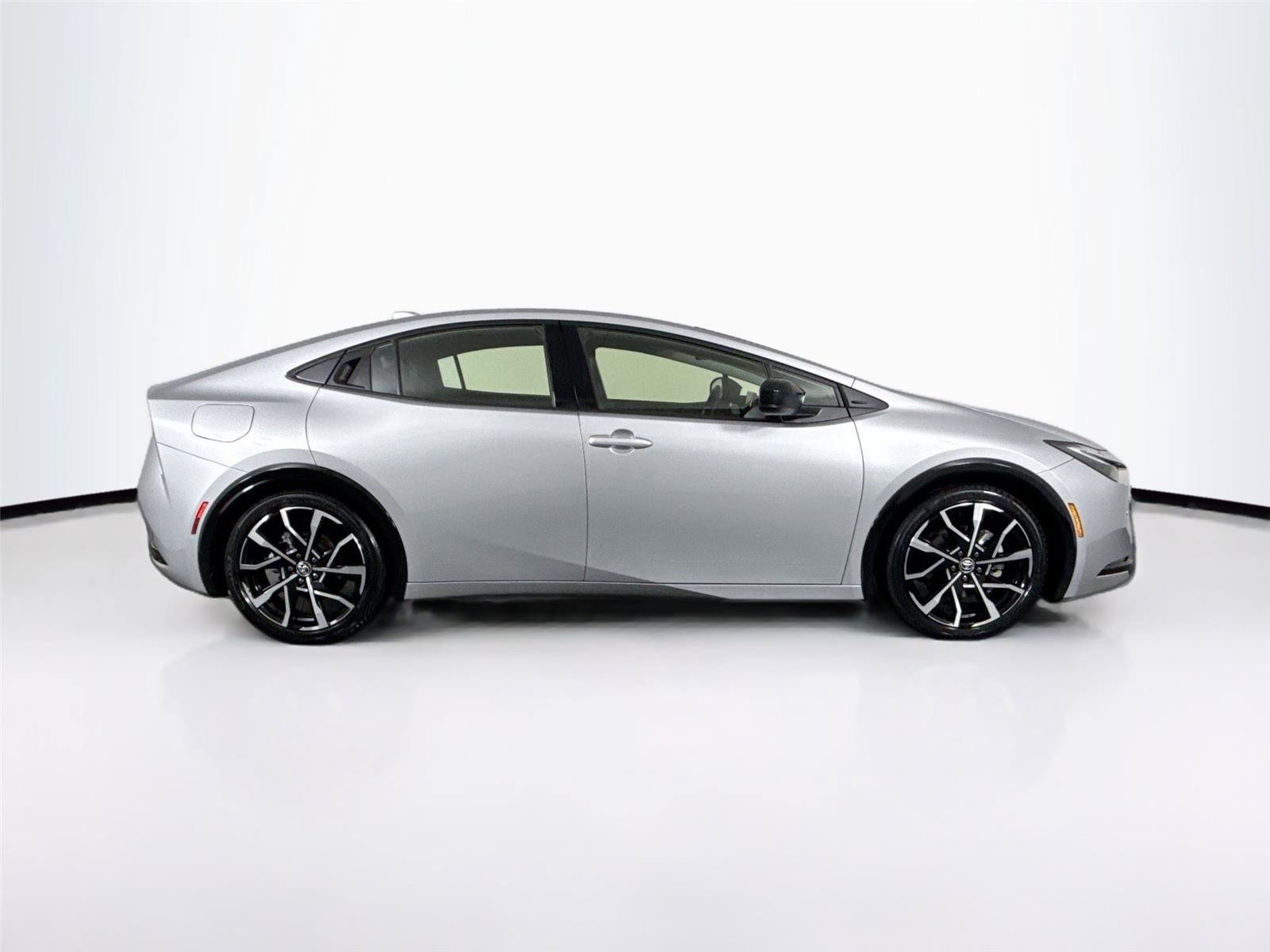 Certified 2025 Toyota Prius Plug-In Hybrid FWD image 11
