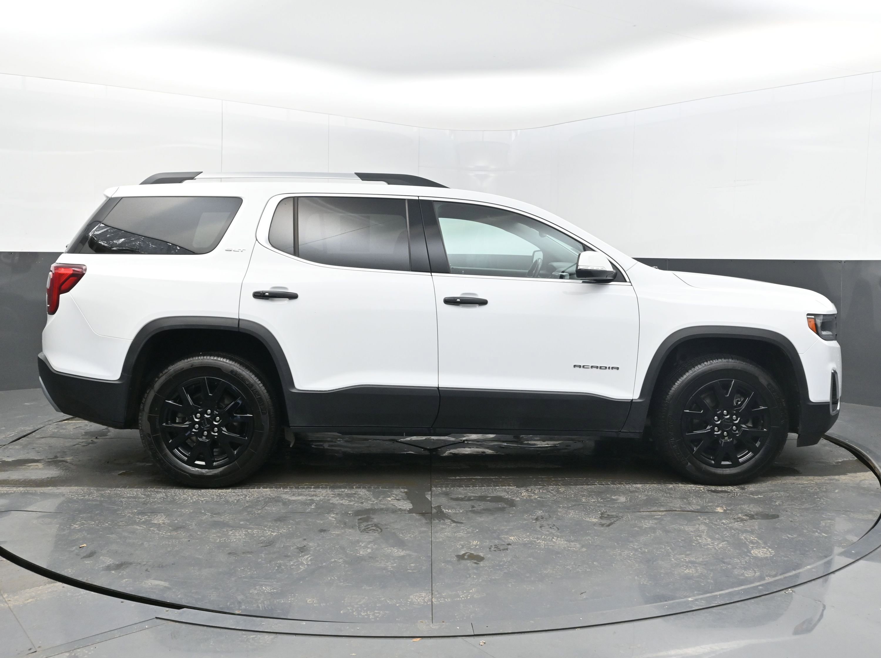 Used 2023 GMC Acadia SLT image 10