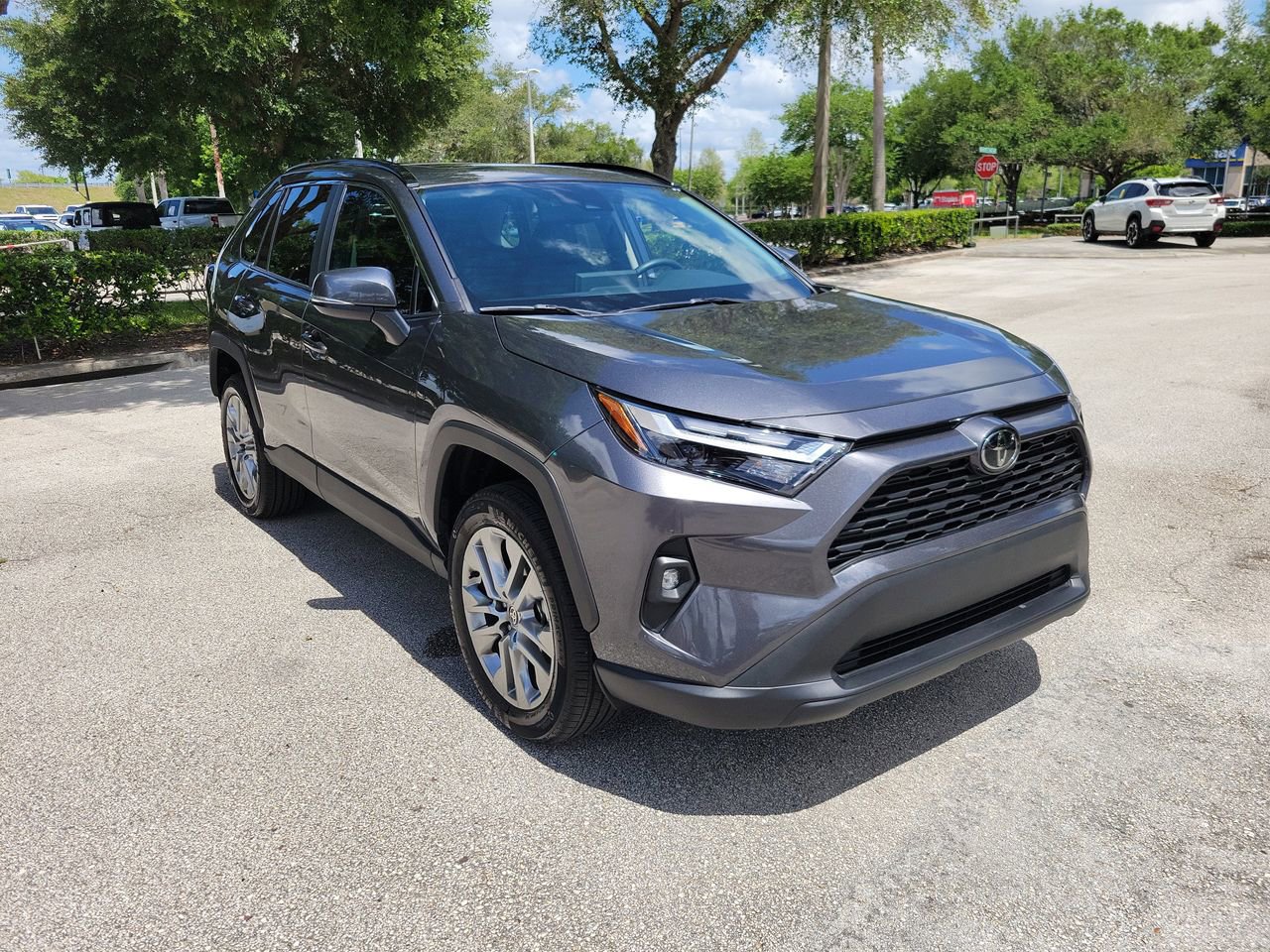 Used 2022 Toyota RAV4 XLE Premium image 1