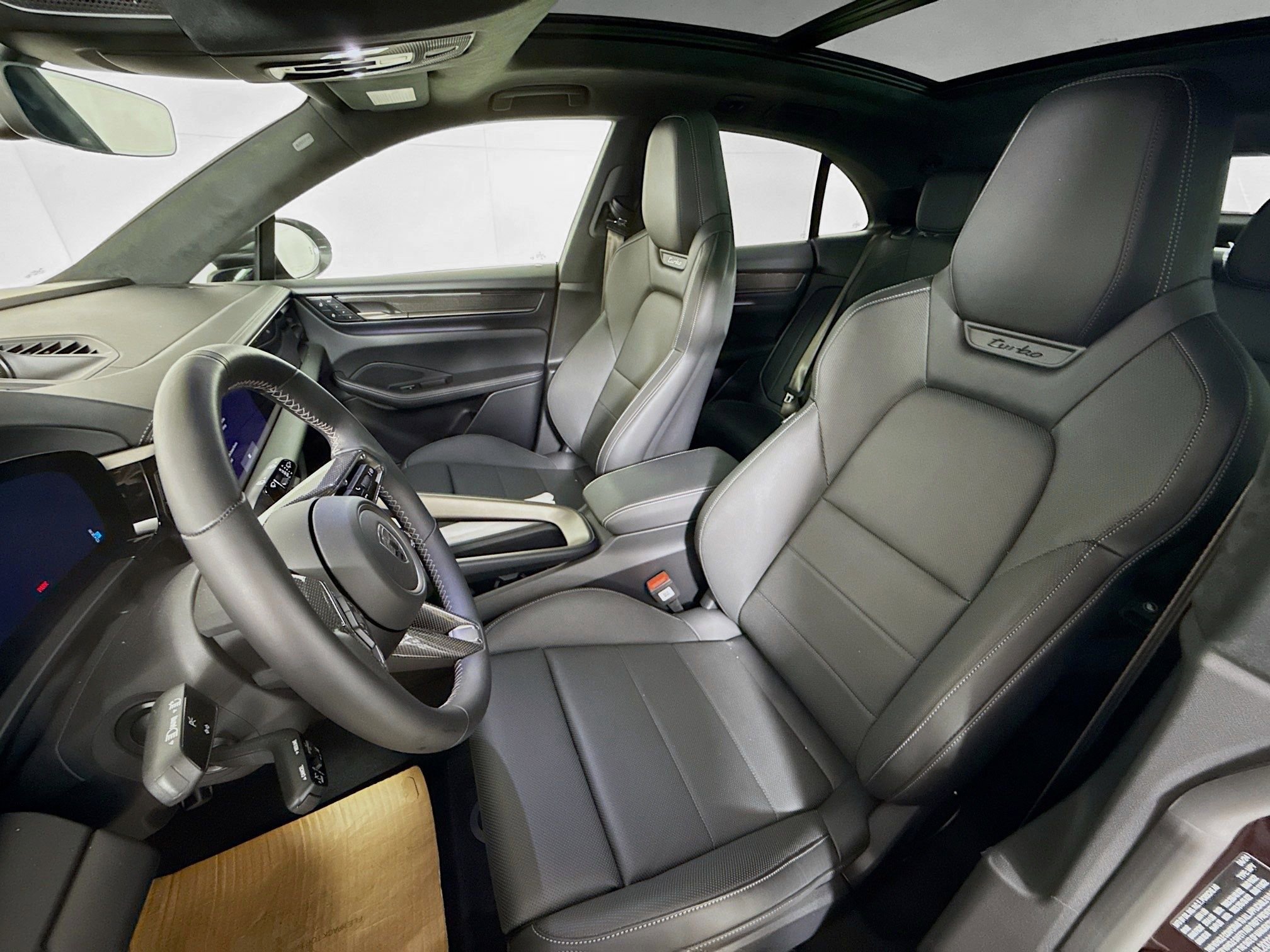 Certified 2024 Porsche Macan Turbo Electric image 5