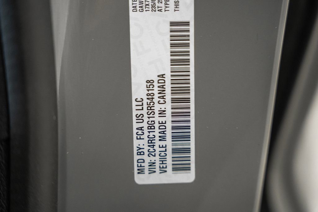 Used 2025 Chrysler Pacifica Select image 45