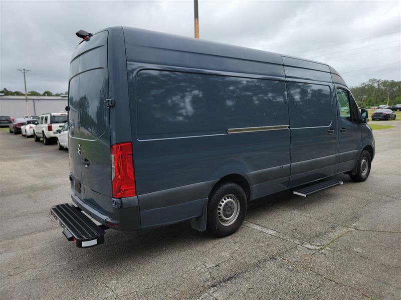 Used 2019 Mercedes-Benz Sprinter 170 image 4