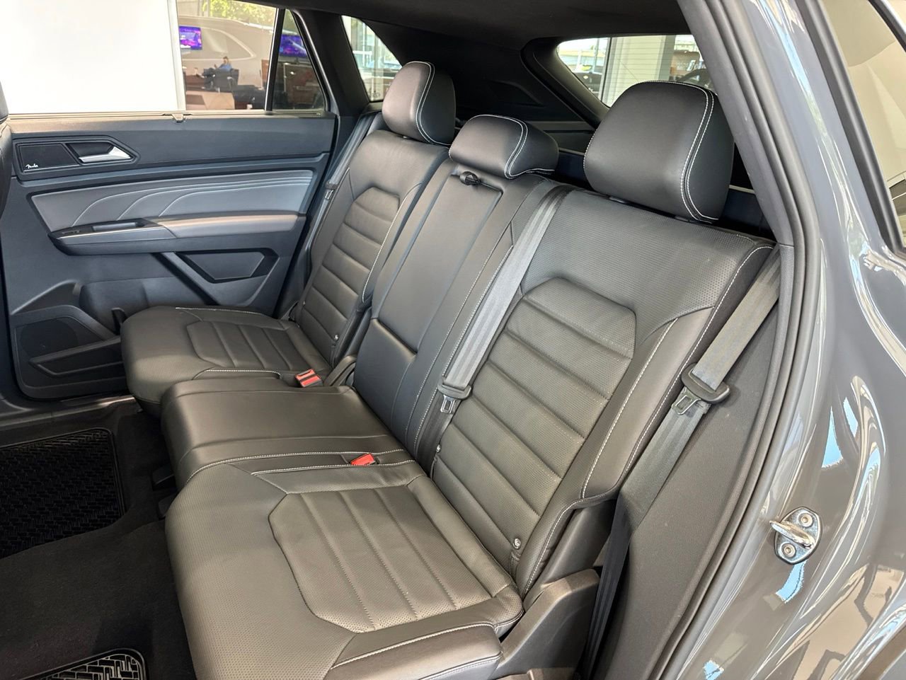 Used 2023 Volkswagen Atlas Cross Sport SEL Premium R-Line AWD/4WD image 39