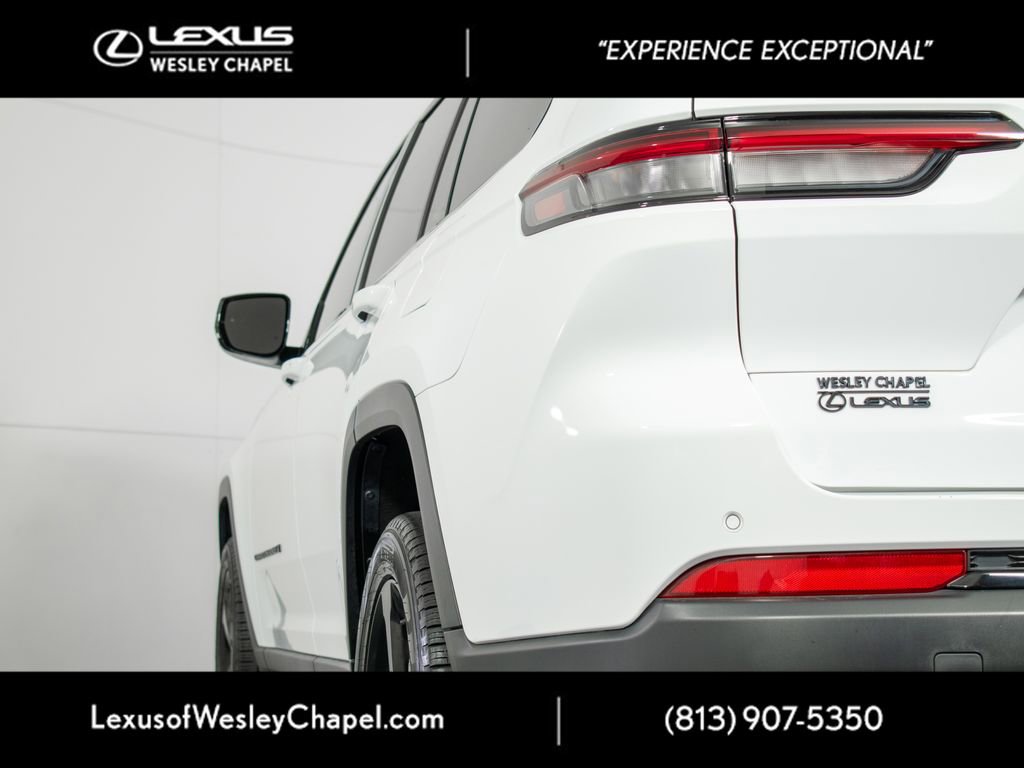 Used 2024 Jeep Grand Cherokee L Limited w/ Black Appearance Package RWD image 9