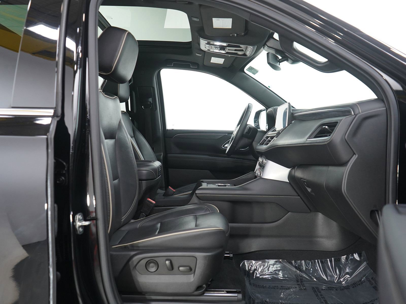 Used 2021 GMC Yukon SLT w/ SLT Premium Package image 12