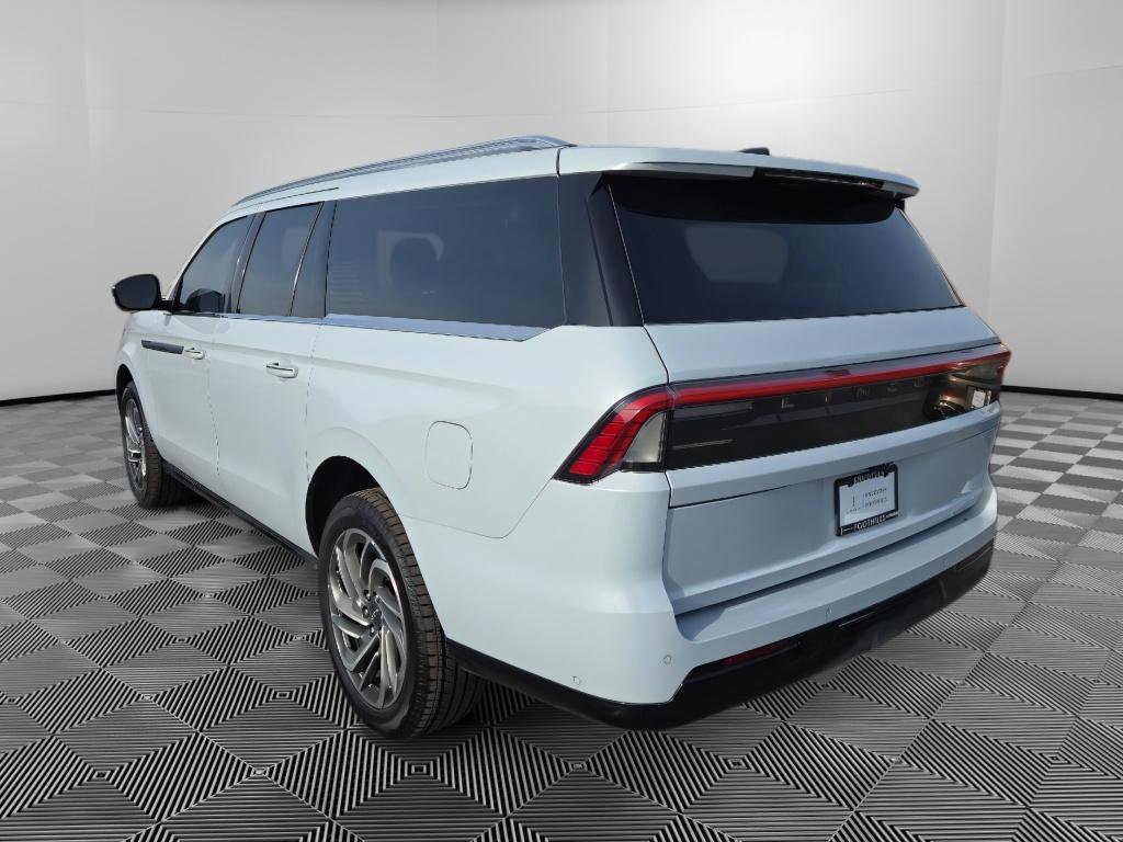 Used 2025 Lincoln Navigator L Reserve image 5