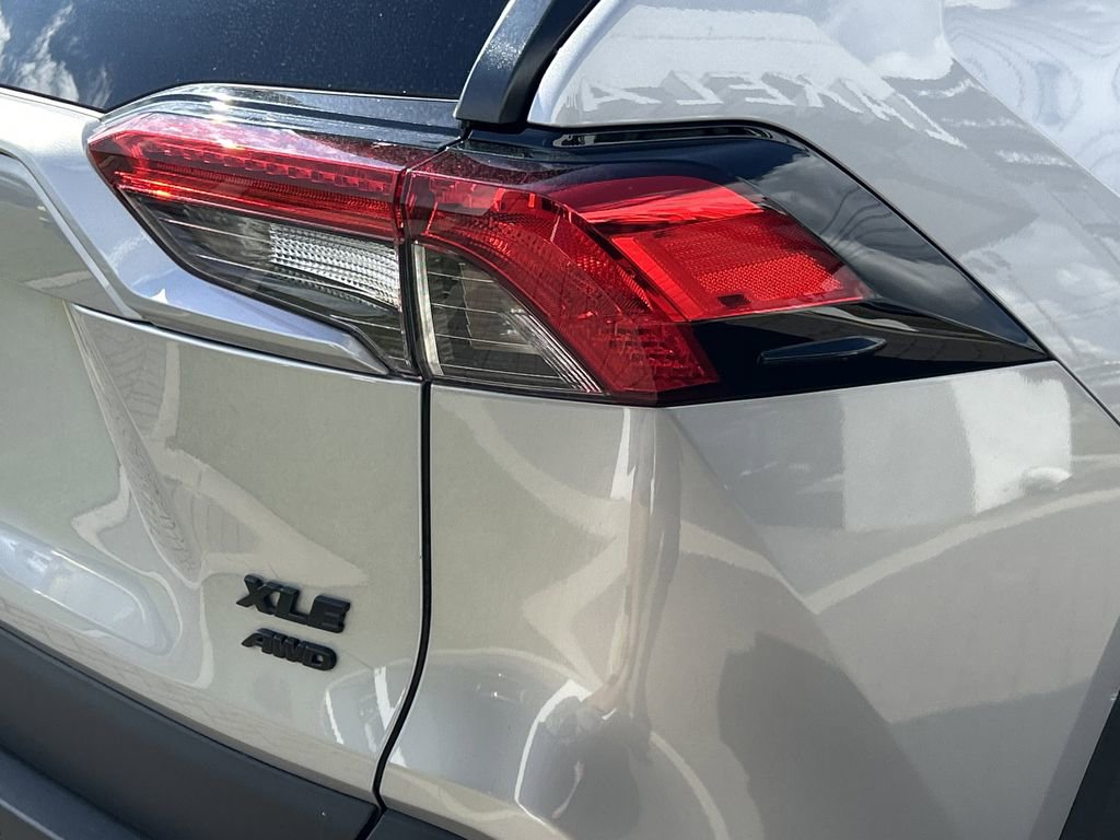 Used 2024 Toyota RAV4 XLE Premium image 9