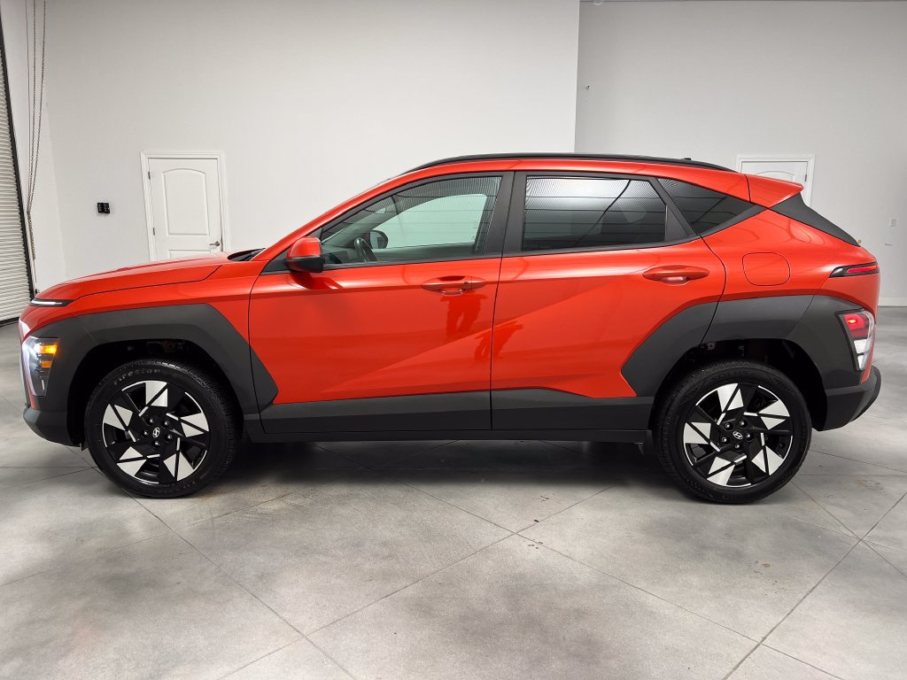 Used 2024 Hyundai Kona SEL AWD/4WD image 5