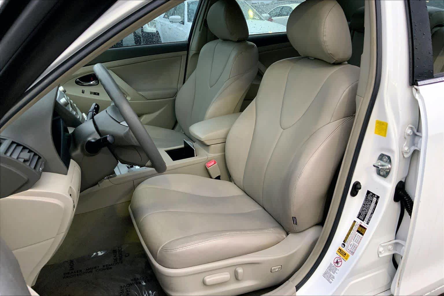 Used 2011 Toyota Camry LE w/ LE Extra-Value Pkg FWD image 7