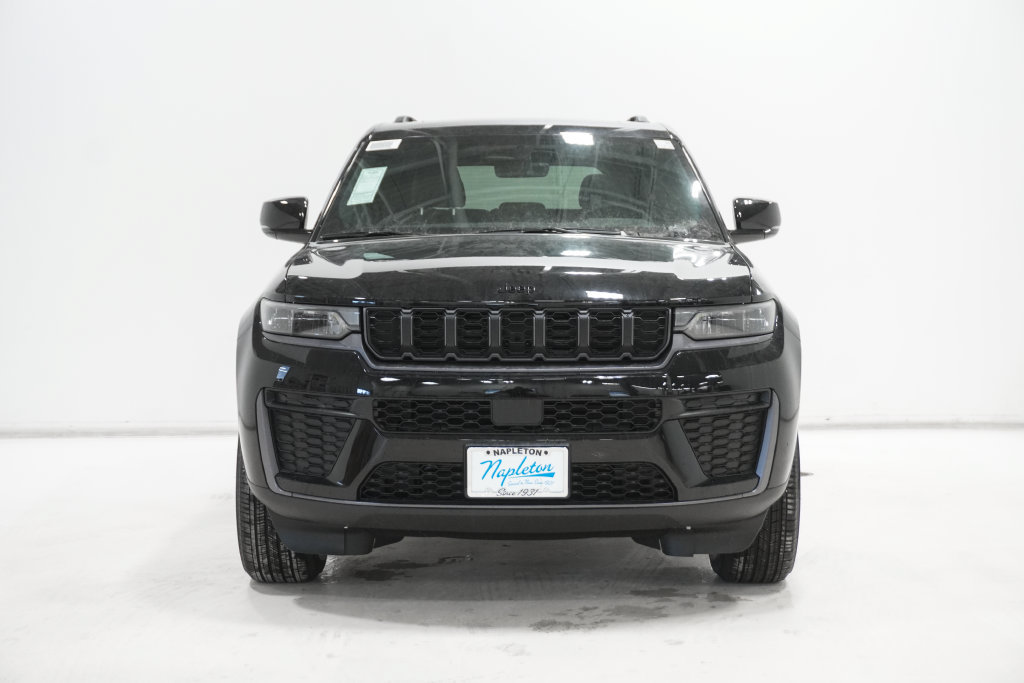 New 2026 Jeep Grand Cherokee Altitude AWD/4WD image 3
