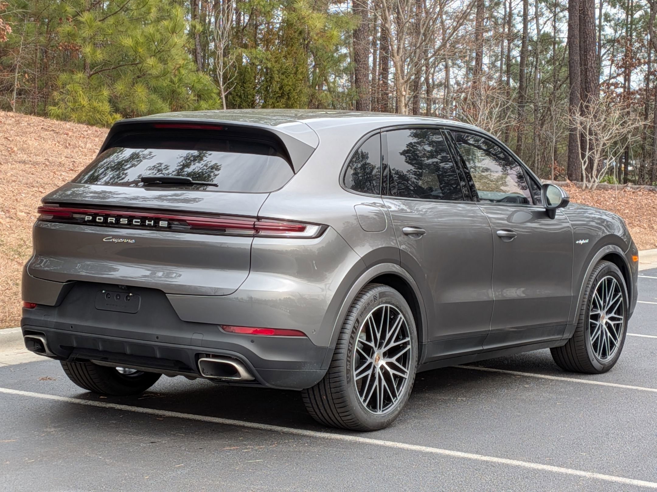 Certified 2025 Porsche Cayenne GTS AWD/4WD image 7