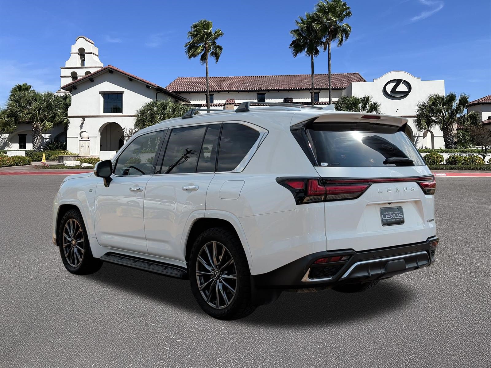 Used 2023 Lexus LX 600 F Sport AWD/4WD image 4