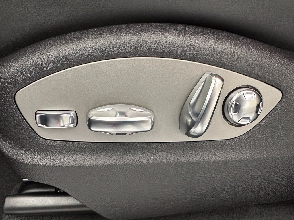 New 2026 Porsche Macan S AWD/4WD image 24