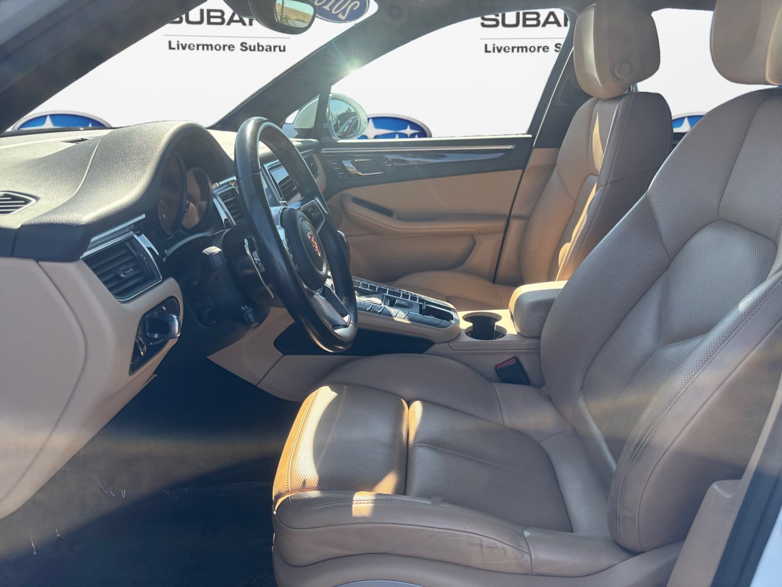 Used 2018 Porsche Macan AWD/4WD image 10