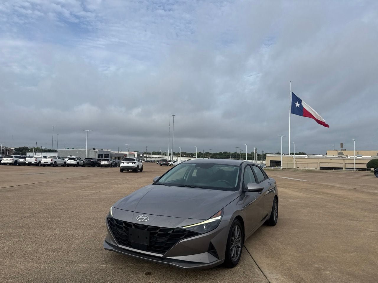Used 2023 Hyundai Elantra SEL w/ Convenience Package FWD image 7