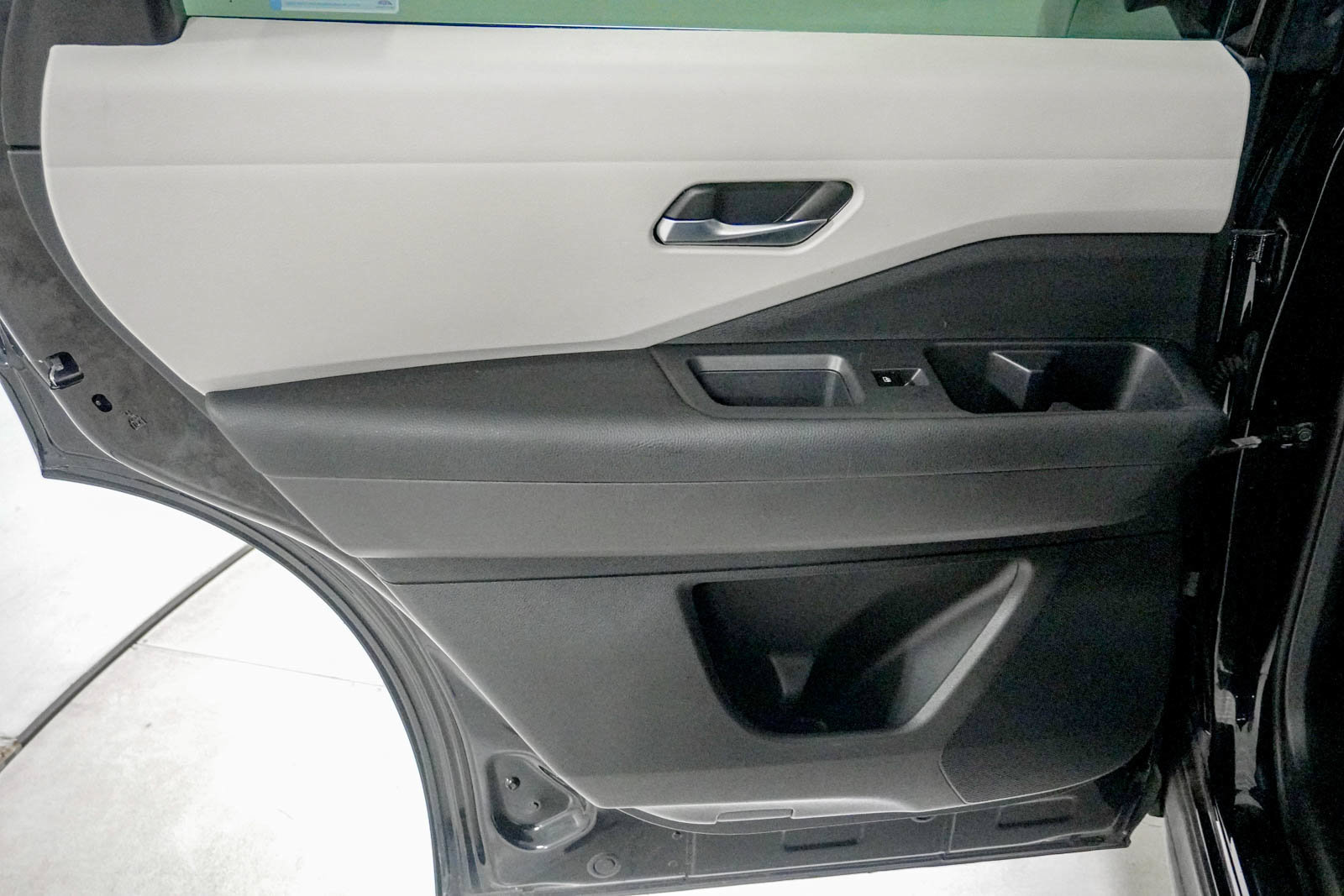 Used 2022 Nissan Pathfinder SV AWD/4WD image 36