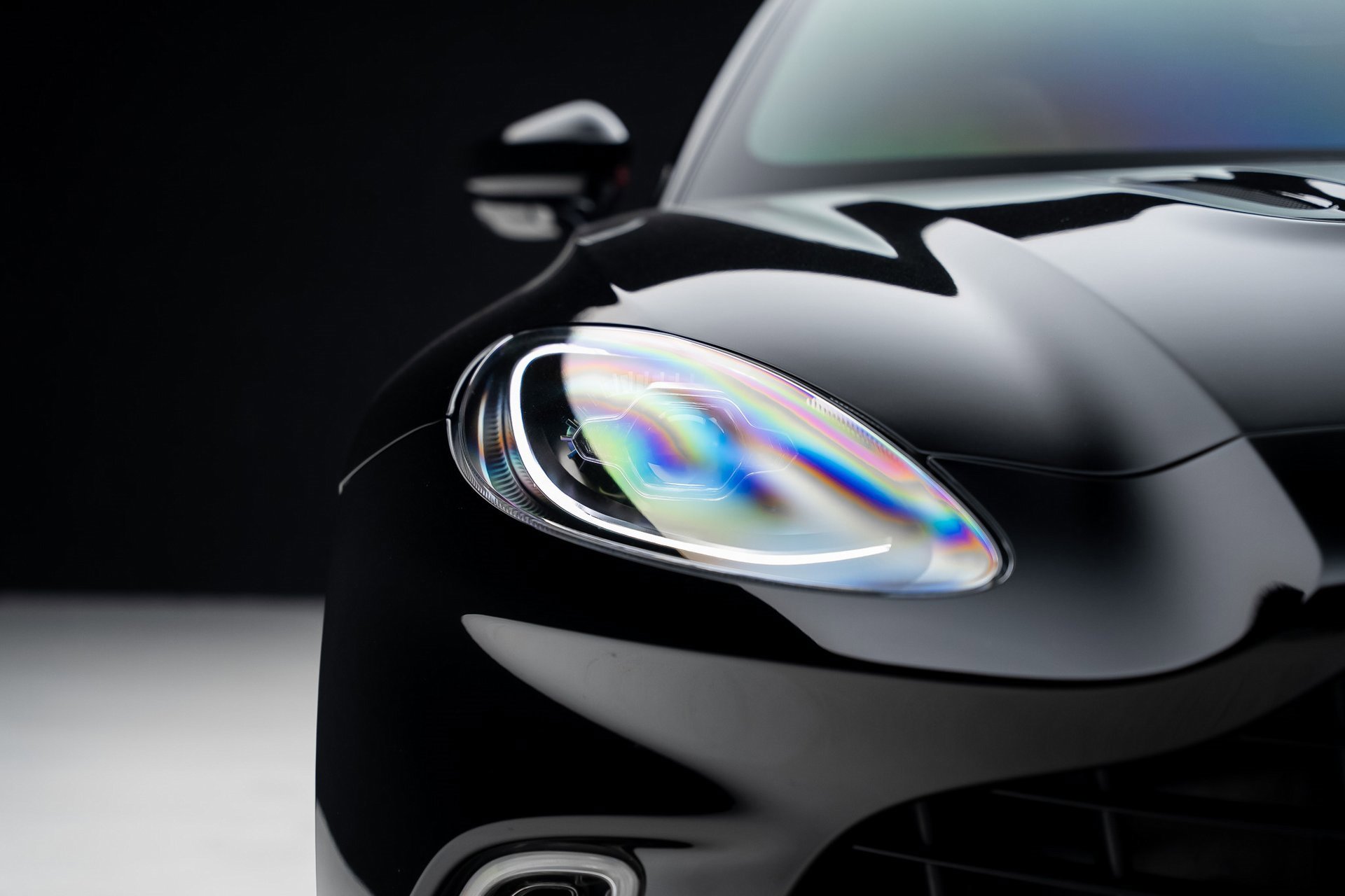 Used 2021 Aston Martin DBX image 8