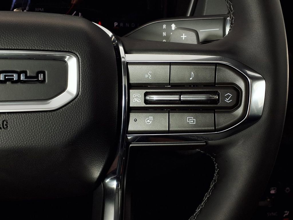 New 2026 GMC Terrain Denali w/ LPO, Black Badging Package AWD/4WD image 21