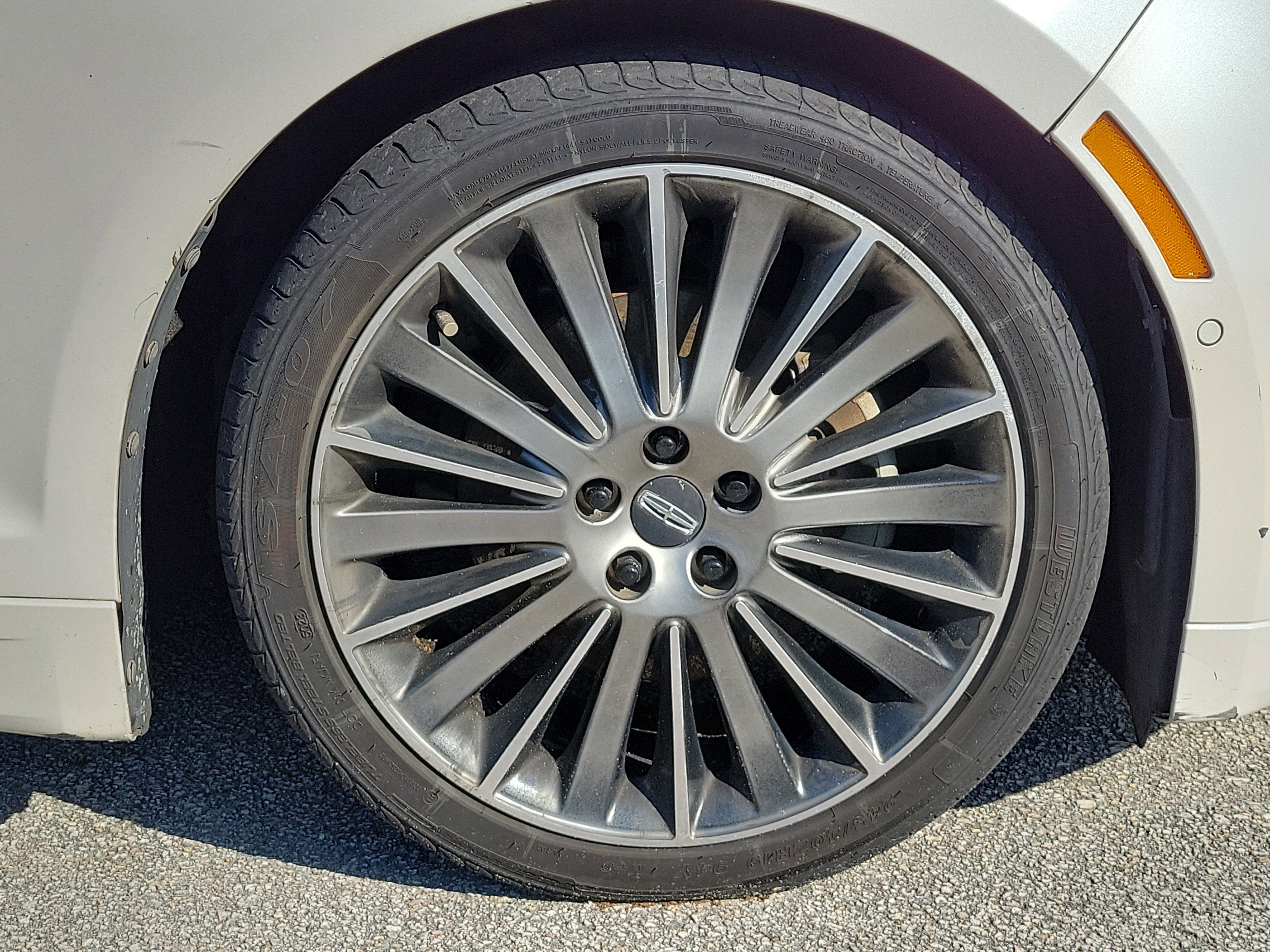 Used 2013 Lincoln MKZ image 4