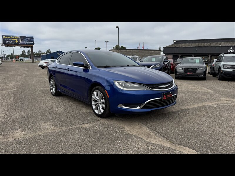 Used 2015 Chrysler 200 Limited w/ Convenience Group FWD image 3
