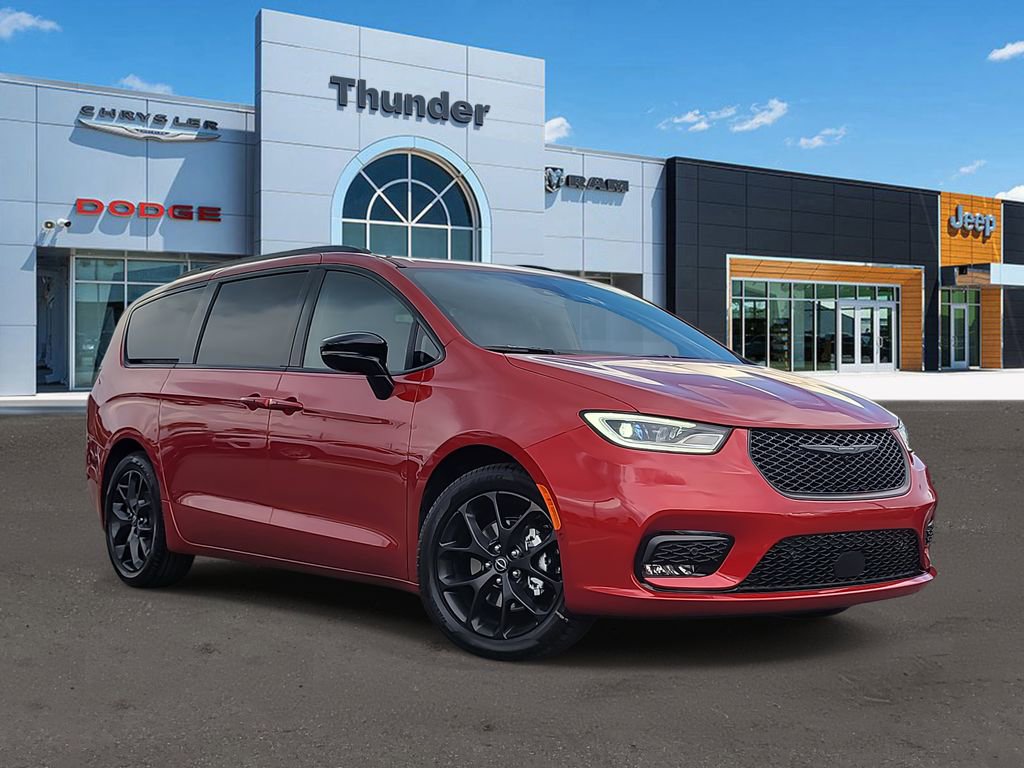 New 2026 Chrysler Pacifica Limited w/ S Appearance Package