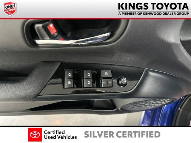 Certified 2017 Toyota Prius Four FWD image 12