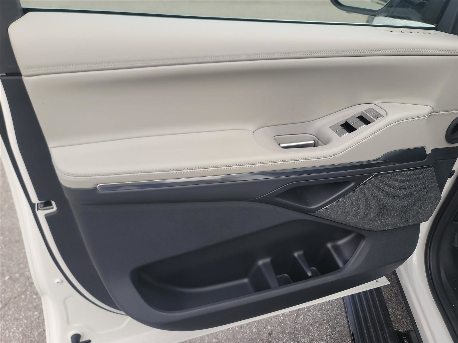 New 2026 Lincoln Navigator Reserve image 13