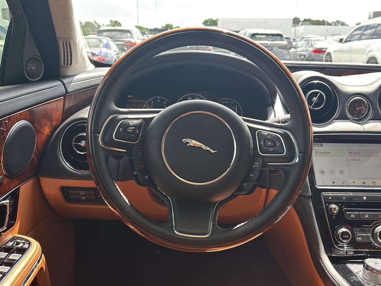 Used 2018 Jaguar XJ L Portfolio RWD image 13