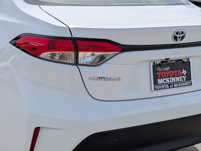 Used 2025 Toyota Corolla LE FWD image 8