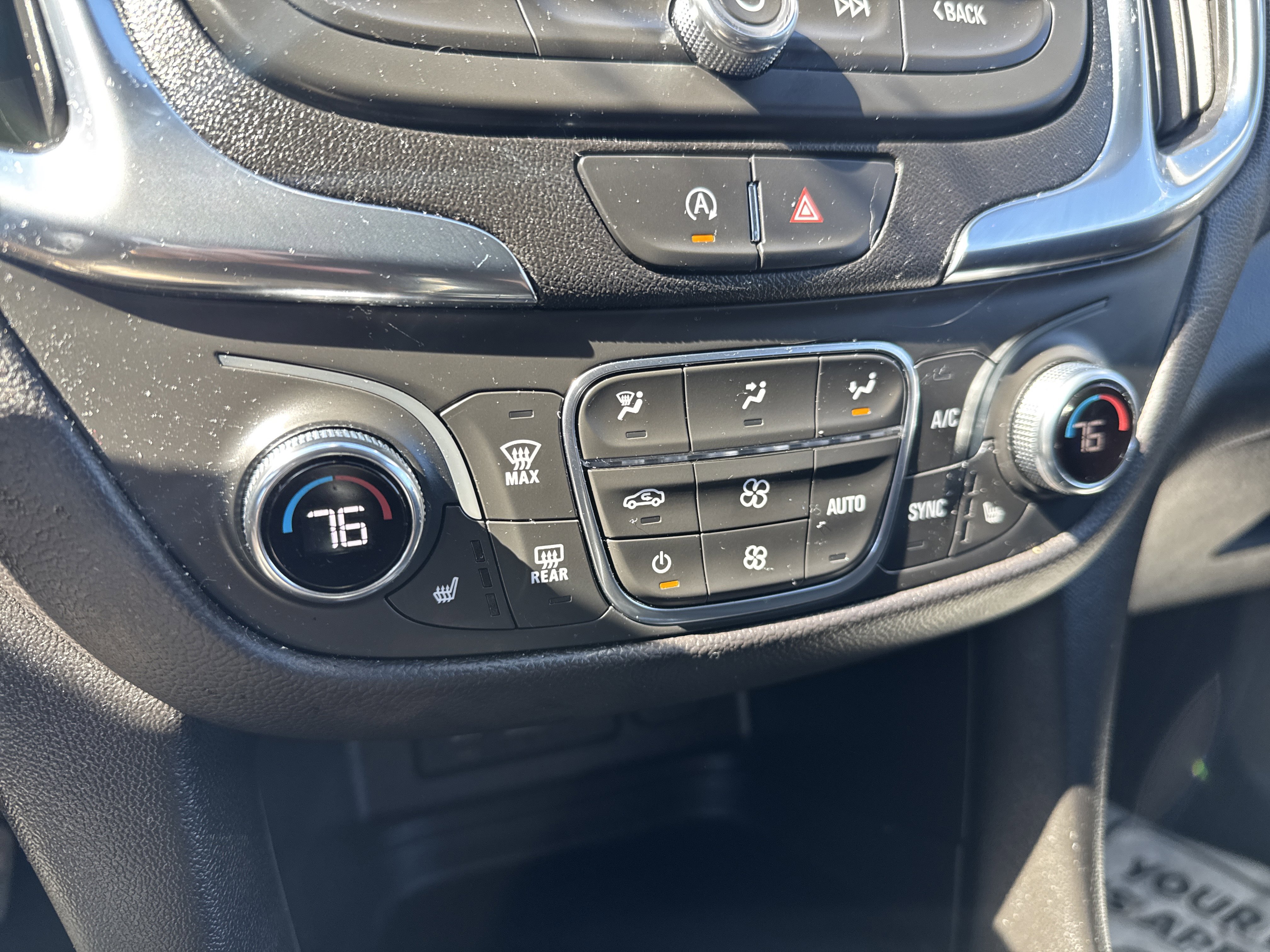 Used 2024 Chevrolet Equinox LT AWD/4WD image 27