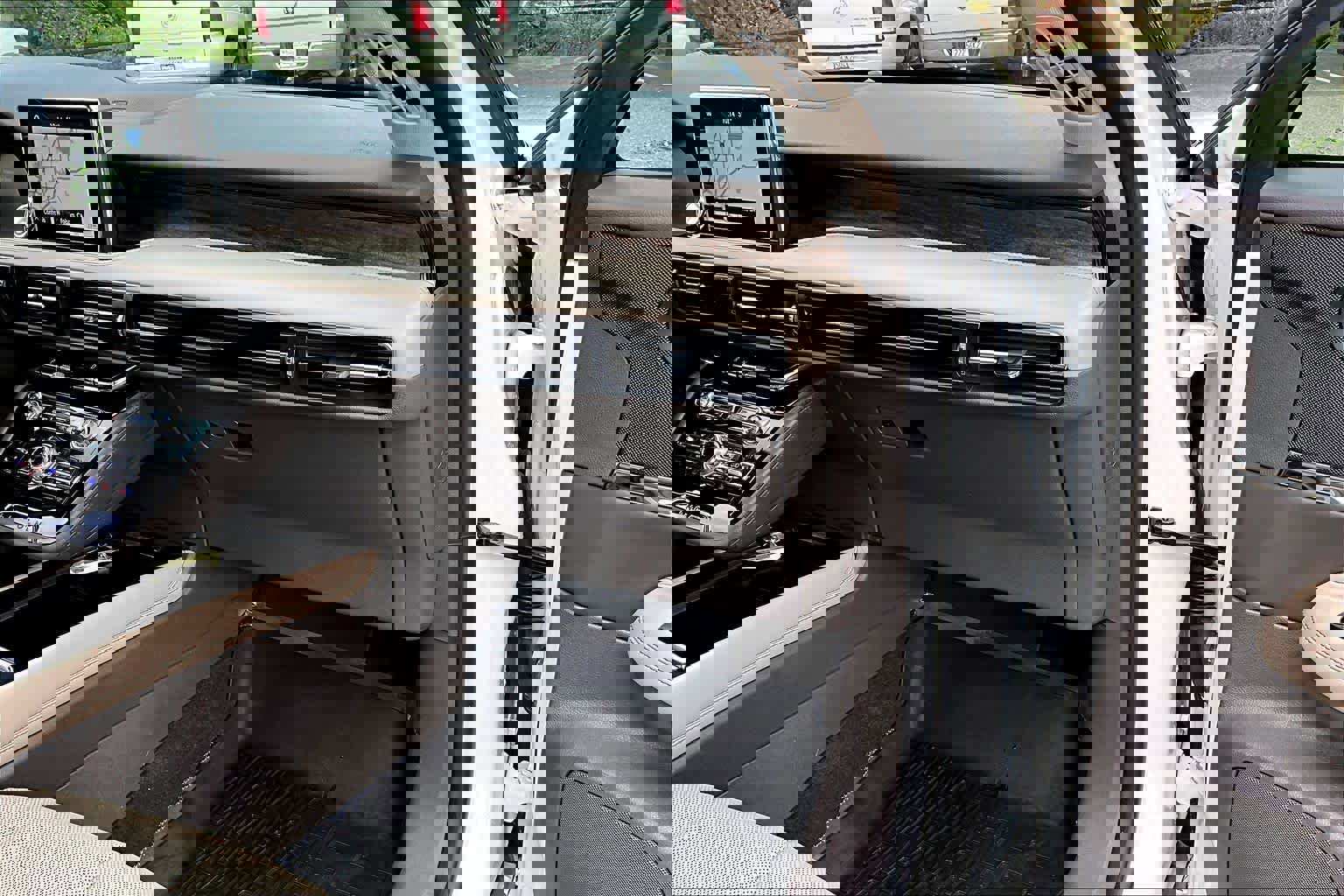 Used 2020 Lincoln Corsair Reserve w/ Equipment Group 201A image 18