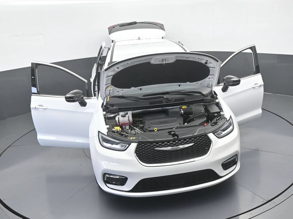 Used 2025 Chrysler Pacifica Select FWD image 66