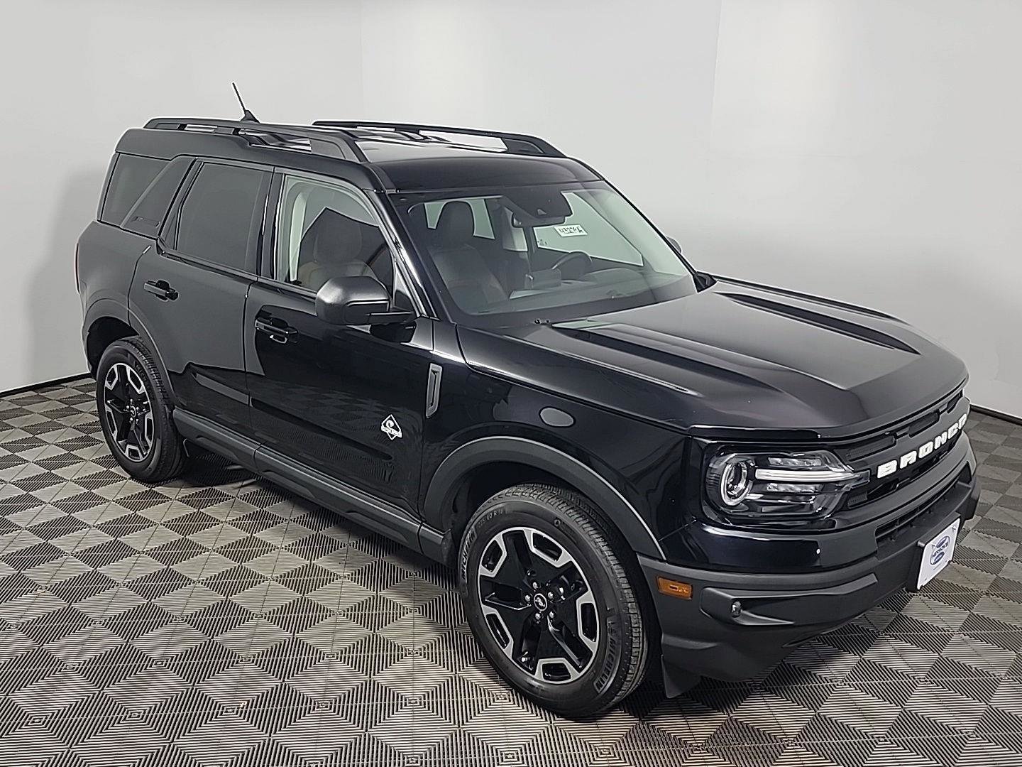 Used 2021 Ford Bronco Sport Outer Banks image 2