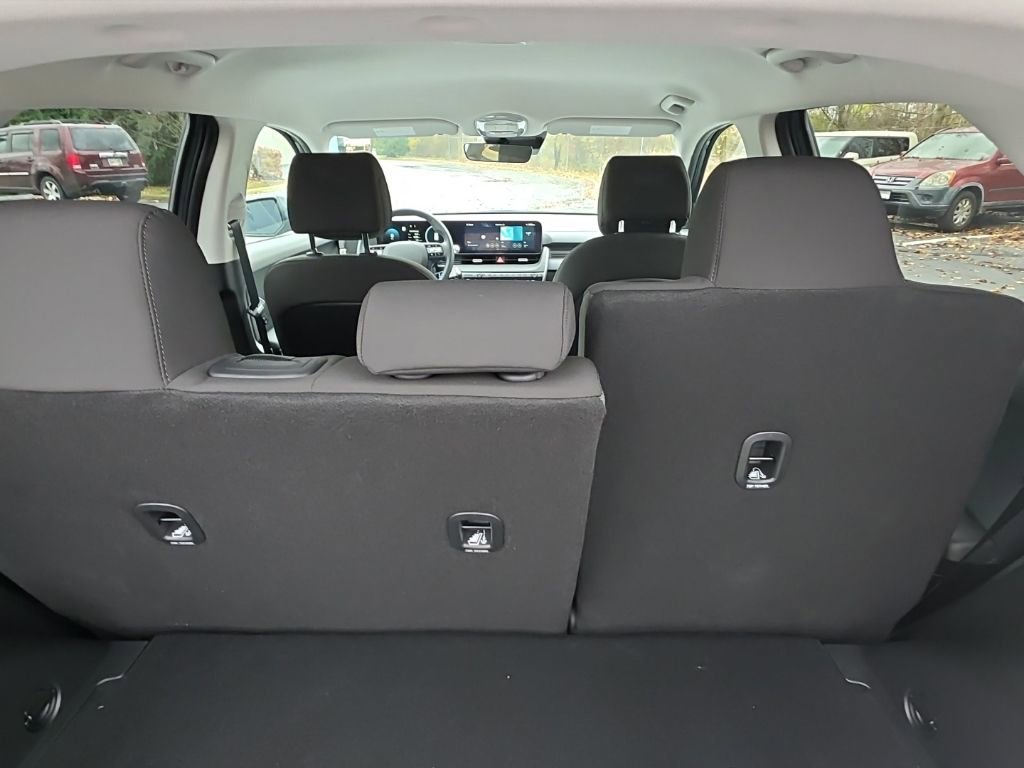 Used 2025 Hyundai Ioniq 5 SE image 40