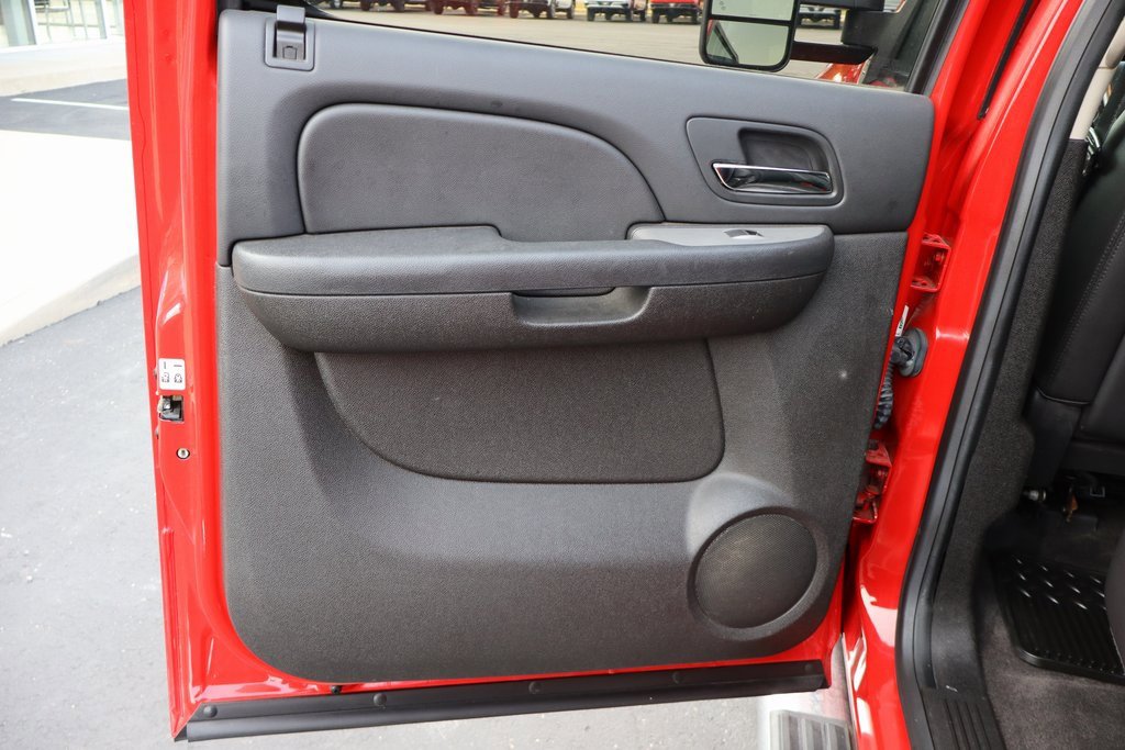 Used 2014 Chevrolet Silverado 2500 LTZ w/ LTZ Plus Package image 23