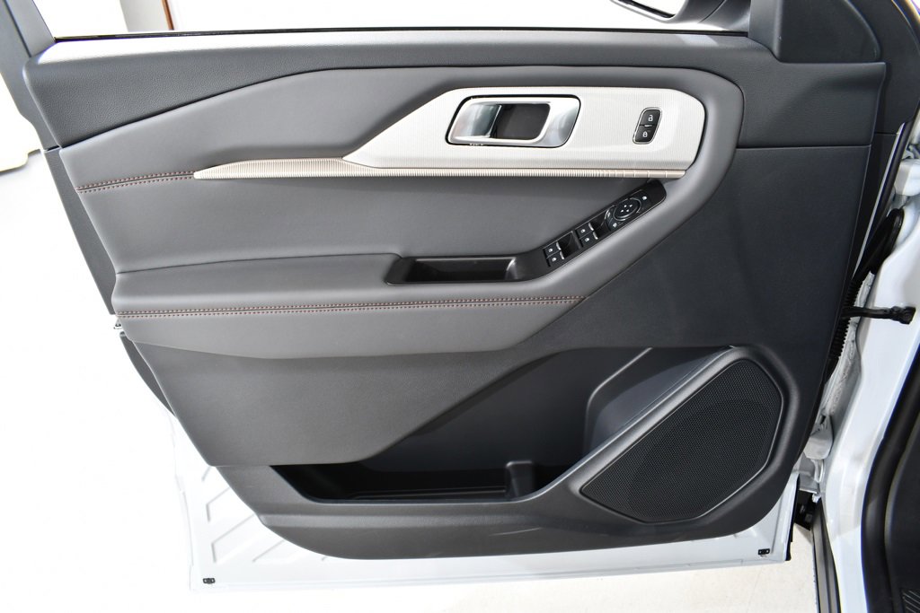 New 2025 Ford Explorer Active w/ Active Comfort Package image 26
