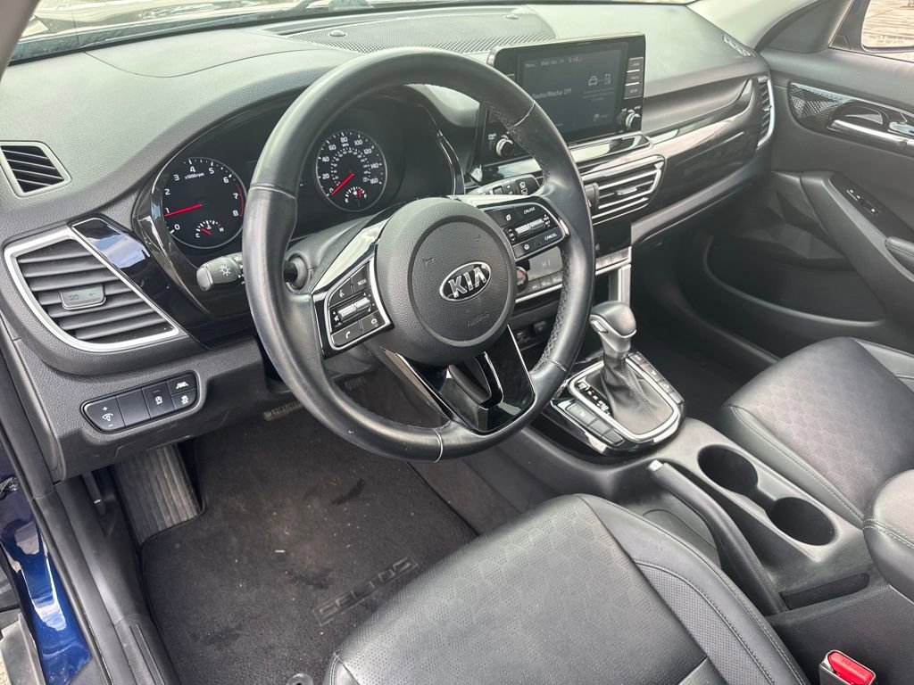 Used 2021 Kia Seltos EX image 17