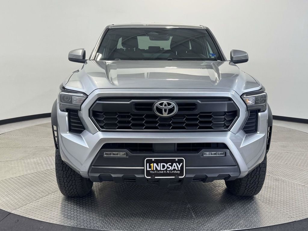 Used 2024 Toyota Tacoma TRD Off-Road image 2