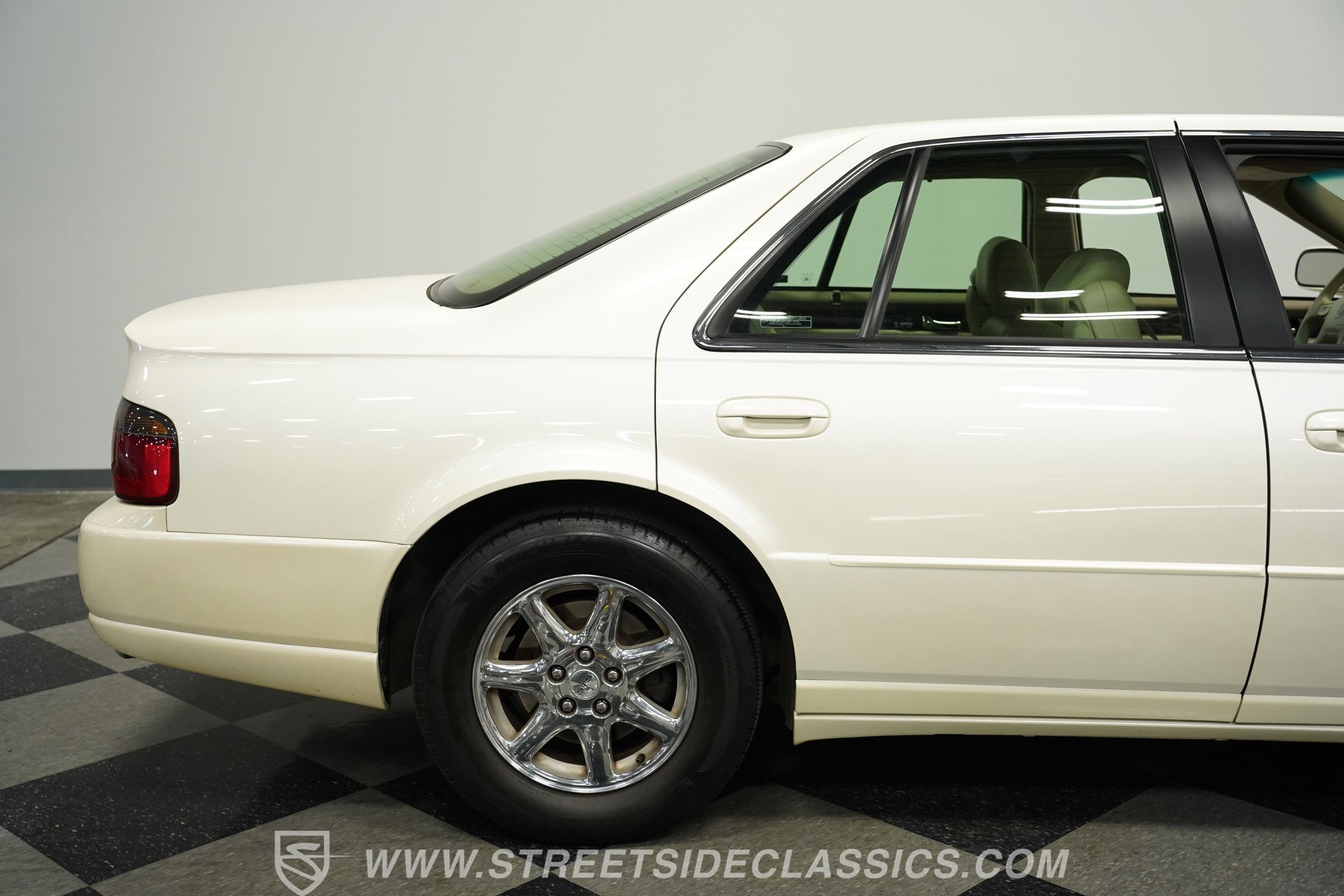 Used 1998 Cadillac Seville STS w/ Heated Seats Pkg image 27