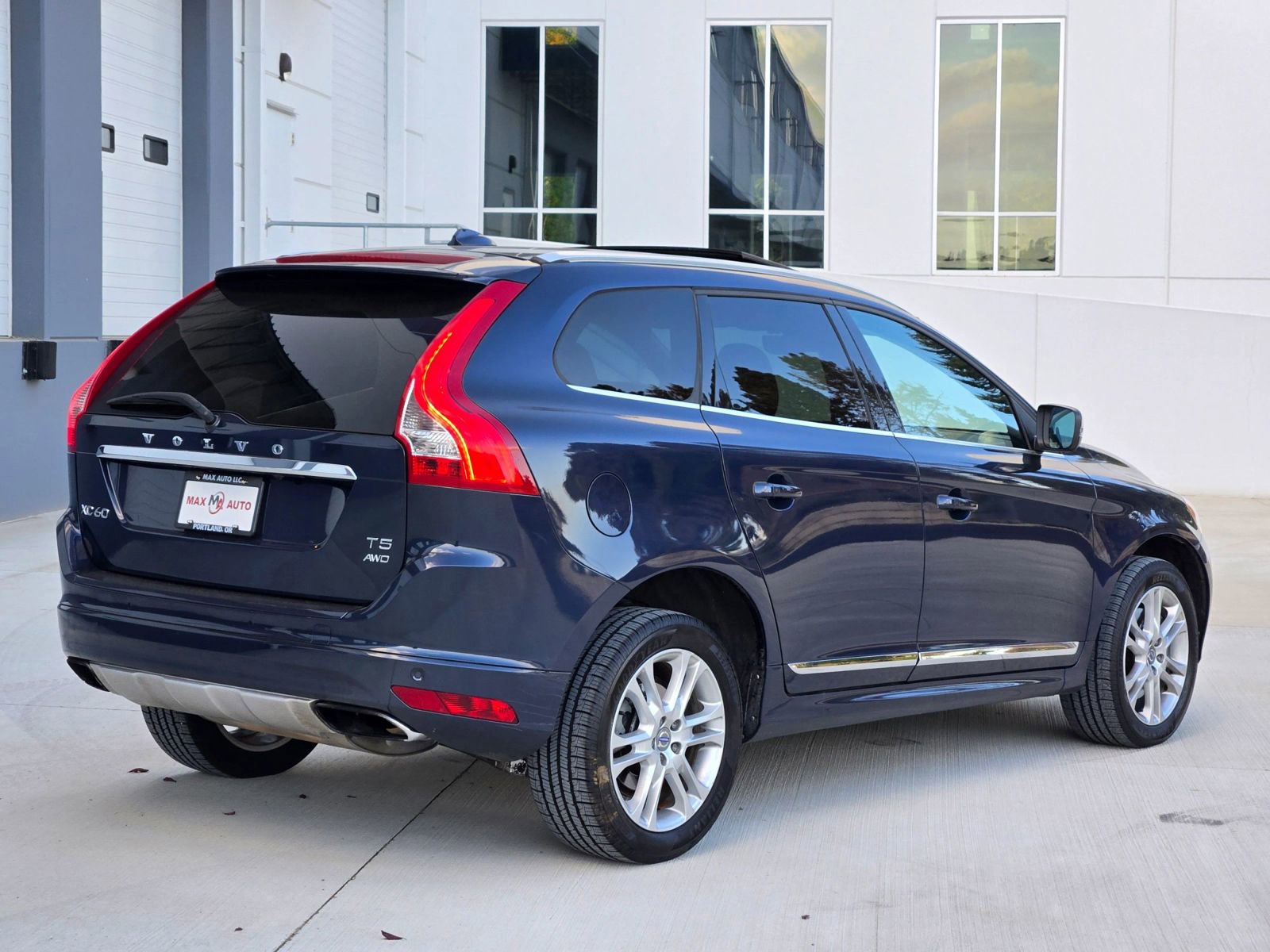 Used 2015 Volvo XC60 T5 image 8