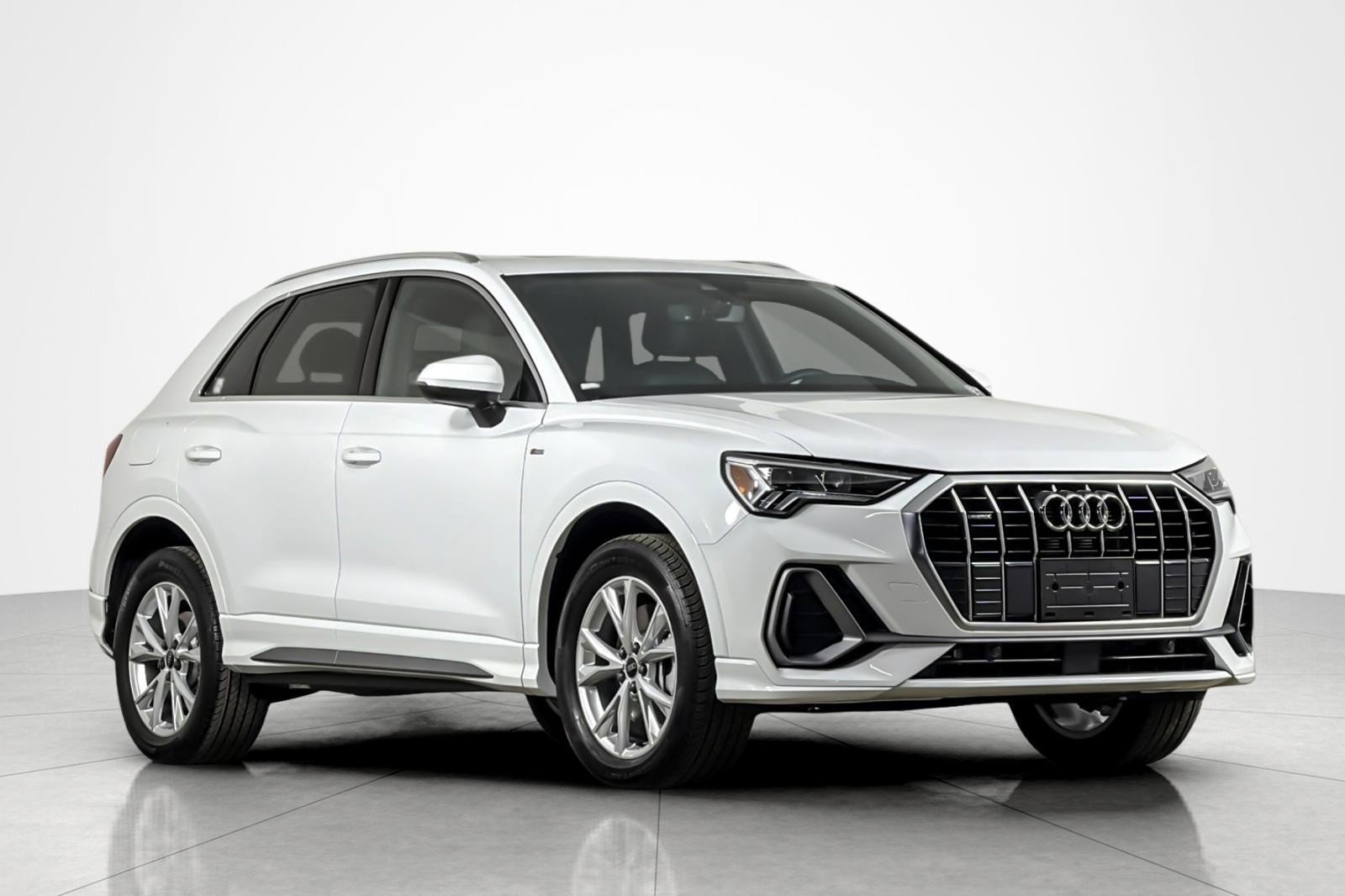 Used 2025 Audi Q3 2.0T Premium w/ Convenience Package AWD/4WD image 7