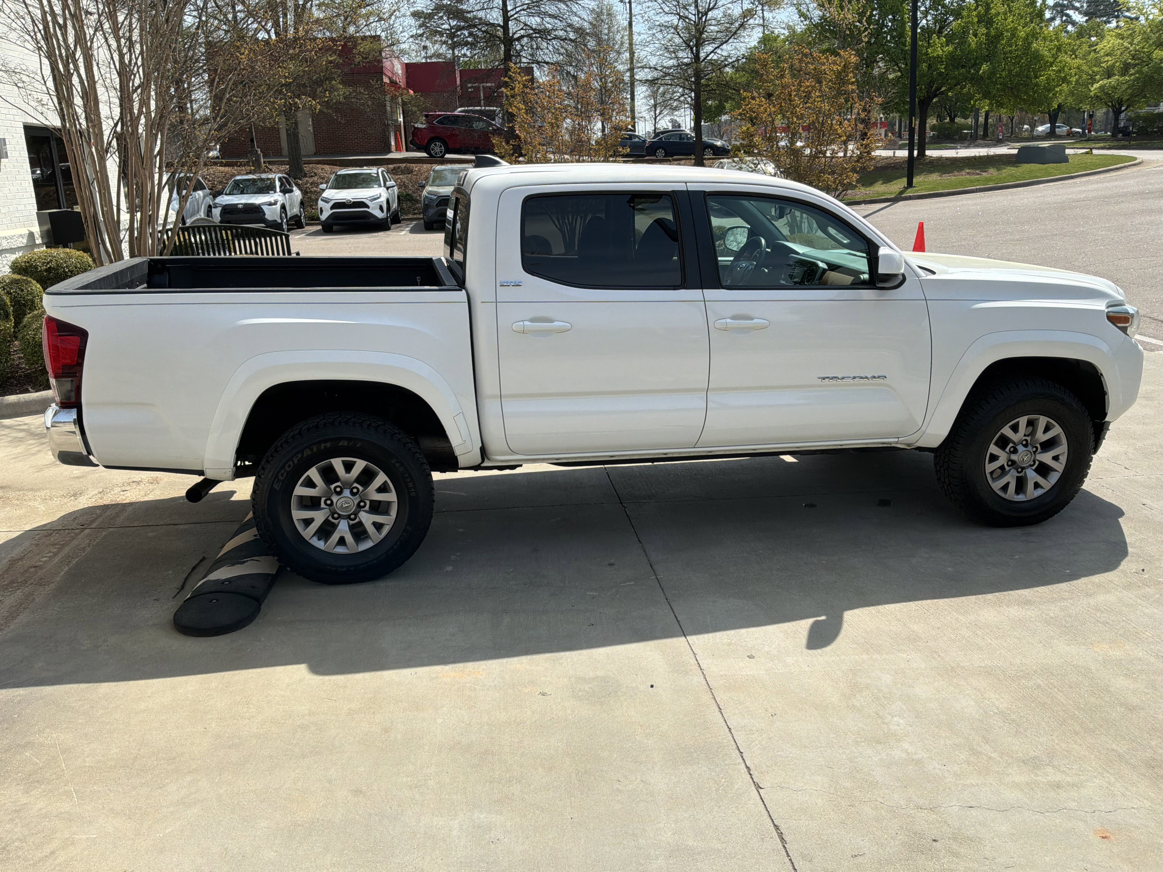 Used 2019 Toyota Tacoma SR5 RWD image 14