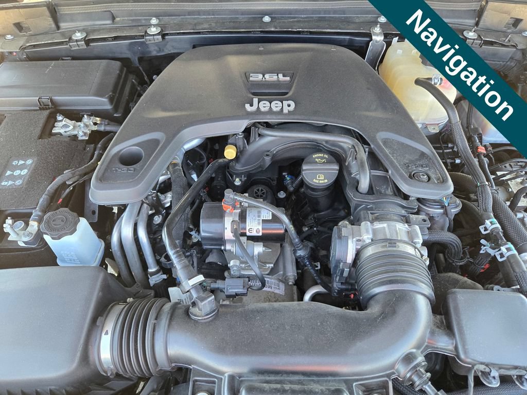 Used 2021 Jeep Wrangler Unlimited Sahara AWD/4WD image 30