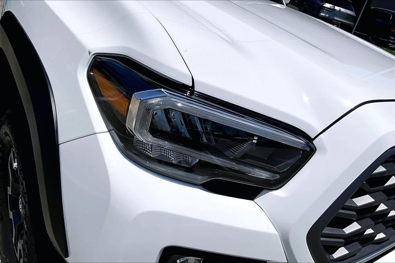 Used 2022 Toyota Tacoma TRD Off-Road AWD/4WD image 26