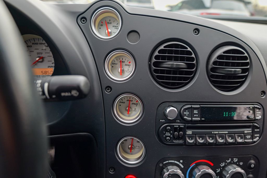 Used 2004 Dodge Viper SRT-10 image 32