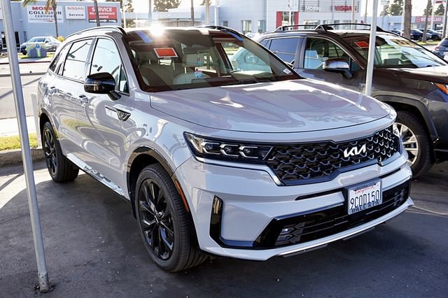 Certified 2022 Kia Sorento SX FWD image 1
