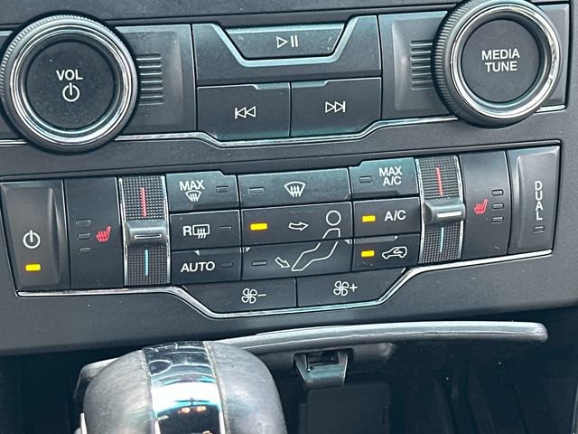 Used 2019 Ford Explorer XLT w/ Equipment Group 202A AWD/4WD image 5