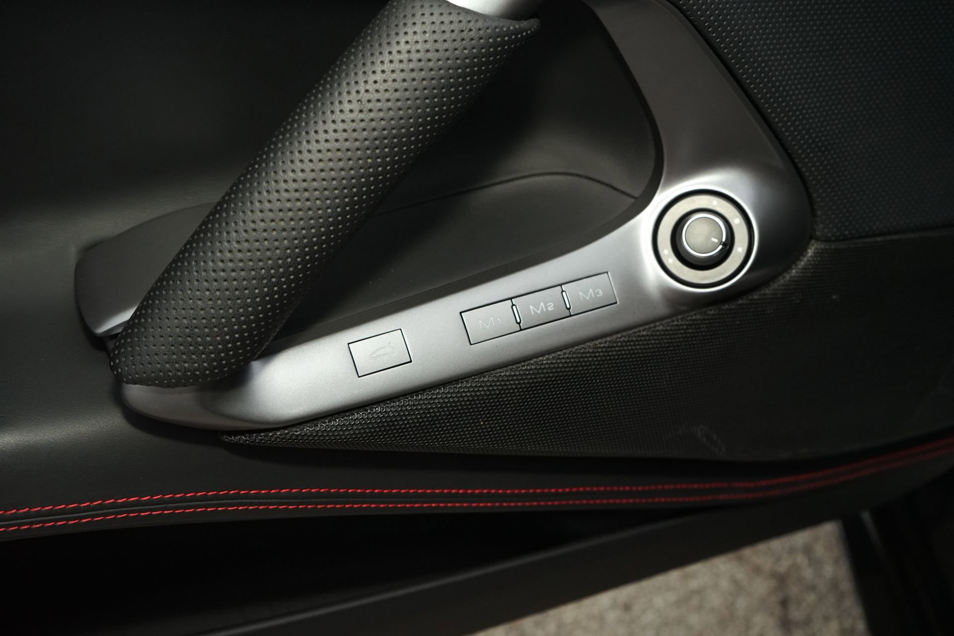 Used 2019 Ferrari 812 Superfast image 32