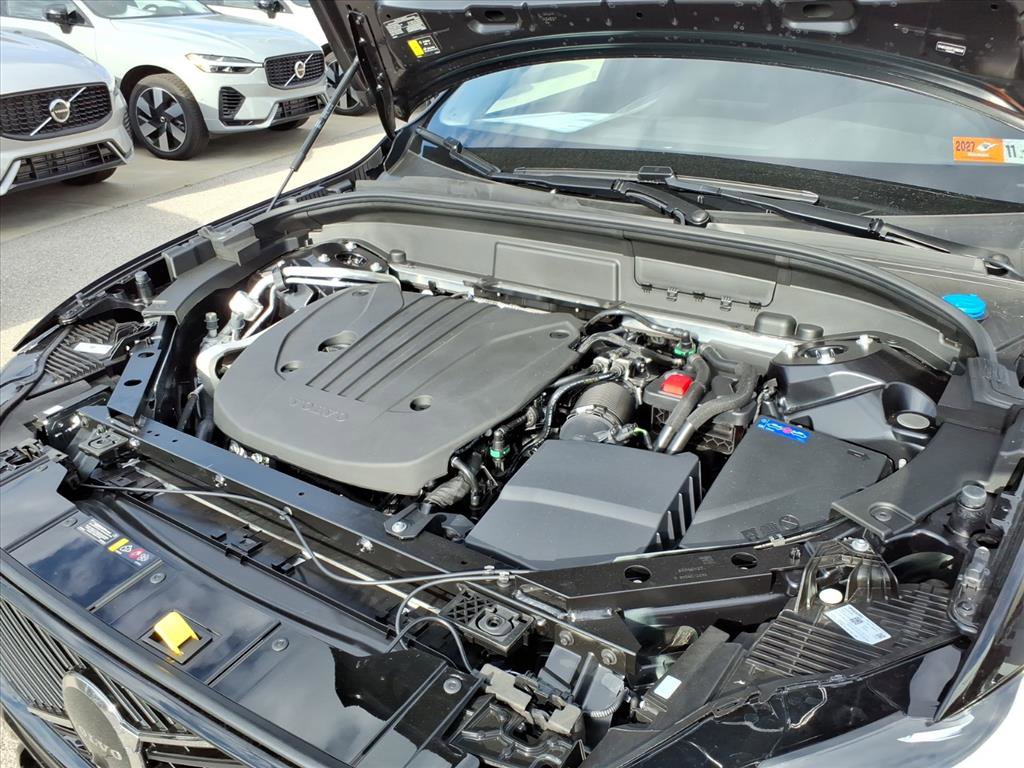 Certified 2026 Volvo XC60 B5 Plus w/ Climate Package AWD/4WD image 9